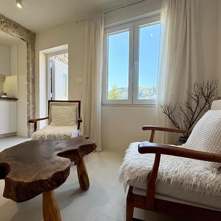 Sea Breeze - Beachside In Lapad *