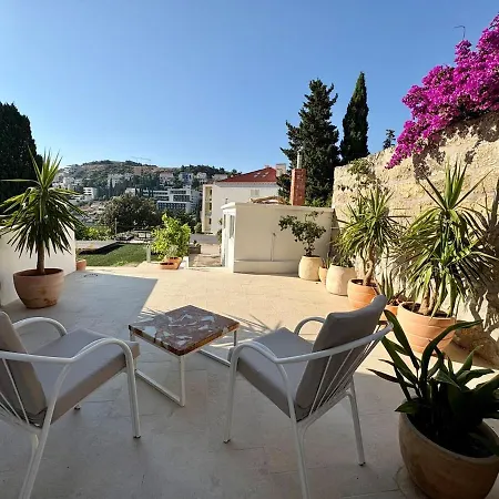 Sea Breeze - Beachside In Lapad Dubrovnik