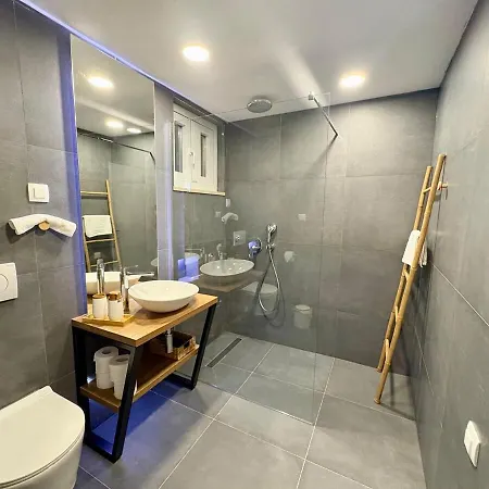 Sea Breeze - Beachside In Lapad